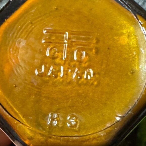 Vintage Japanese Amber & Green Glass Bottles Set Of 2 Decorative Collectibles - Picture 4 of 8
